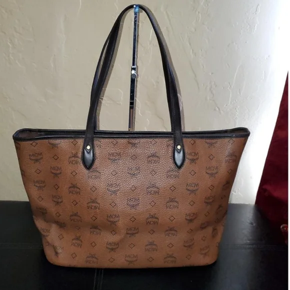 MCM Tote Bag - Picture 4 of 16